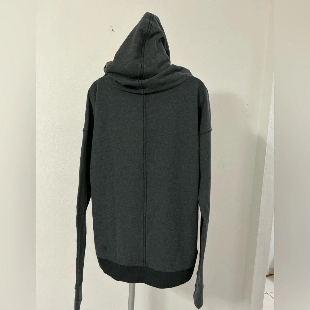 Lululemon Stress Less Funnel Hoodie Grey Thumbhole Sweatshirt Size 10